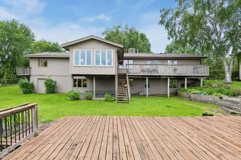 7474 Saratoga Drive Chanhassen MN 55317