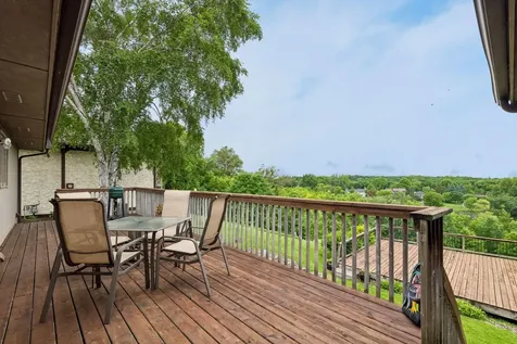 7474 Saratoga Drive Chanhassen MN 55317