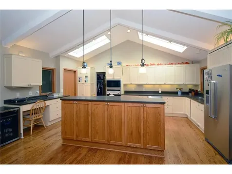 1 Raccoon Road North Oaks MN 55127