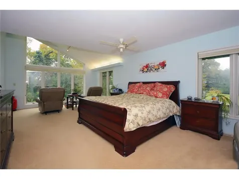 1 Raccoon Road North Oaks MN 55127