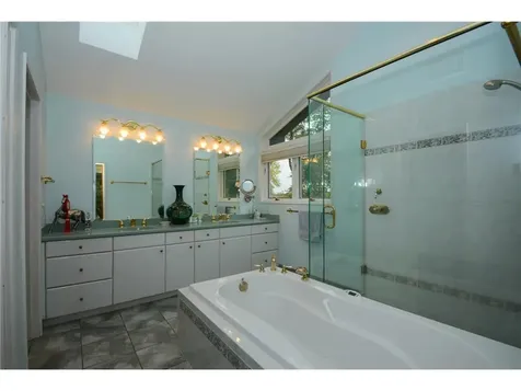 1 Raccoon Road North Oaks MN 55127