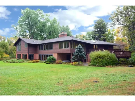1 Raccoon Road North Oaks MN 55127