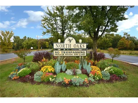 1 Raccoon Road North Oaks MN 55127