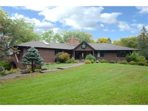 1 Raccoon Road North Oaks MN 55127