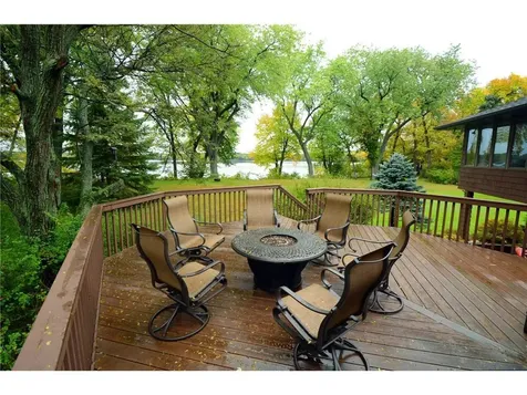 1 Raccoon Road North Oaks MN 55127