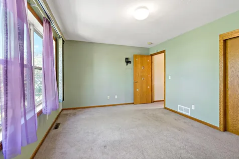 612 1st Avenue NW Osseo MN 55369