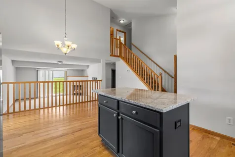 4244 Jarmann Lane Shakopee MN 55379