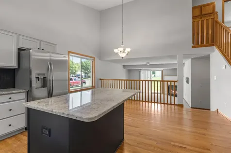 4244 Jarmann Lane Shakopee MN 55379