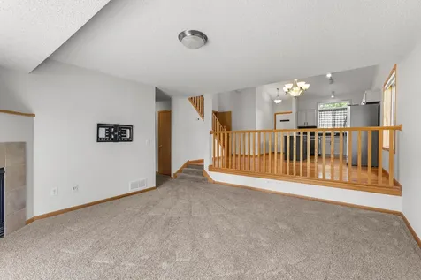 4244 Jarmann Lane Shakopee MN 55379