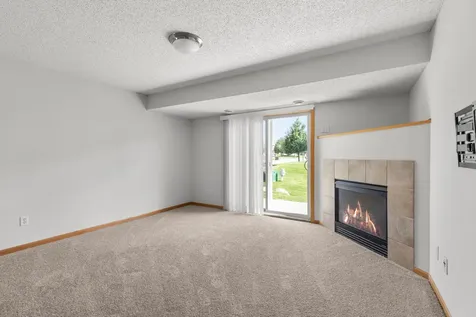 4244 Jarmann Lane Shakopee MN 55379