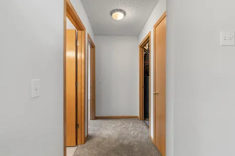 4244 Jarmann Lane Shakopee MN 55379