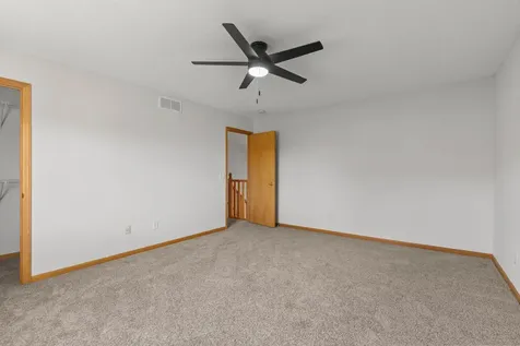 4244 Jarmann Lane Shakopee MN 55379