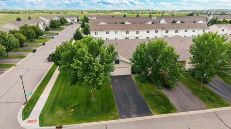 4244 Jarmann Lane Shakopee MN 55379