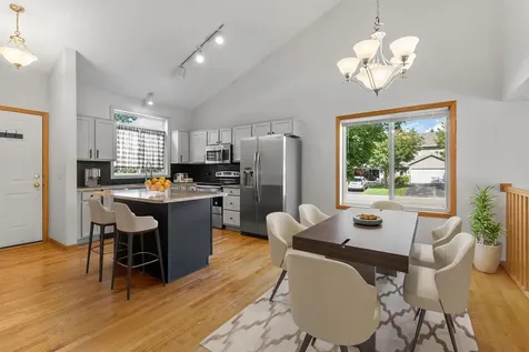 4244 Jarmann Lane Shakopee MN 55379