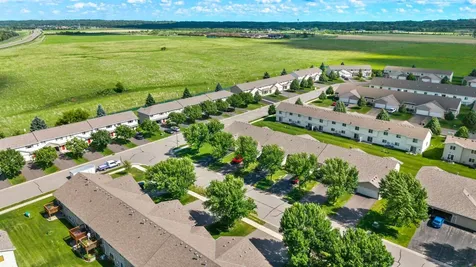 4244 Jarmann Lane Shakopee MN 55379