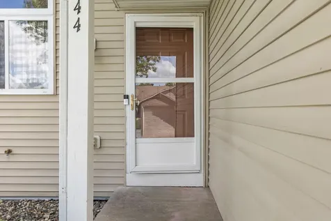 4244 Jarmann Lane Shakopee MN 55379