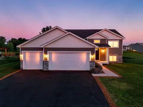 1008 Mulberry Avenue NE Montgomery MN 56069