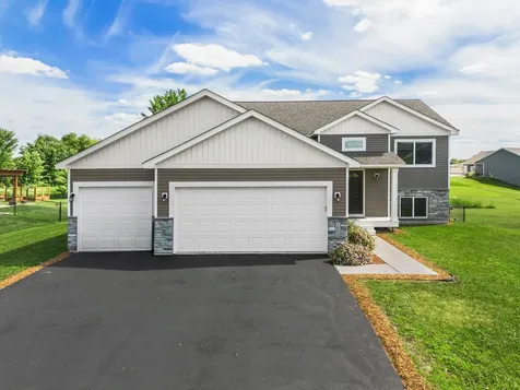 1008 Mulberry Avenue NE Montgomery MN 56069