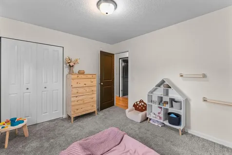 1008 Mulberry Avenue NE Montgomery MN 56069