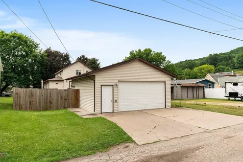 608 S 2nd Street La Crescent MN 55947
