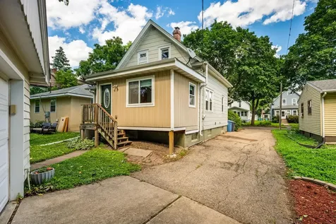 1039 22nd Avenue SE Minneapolis MN 55414