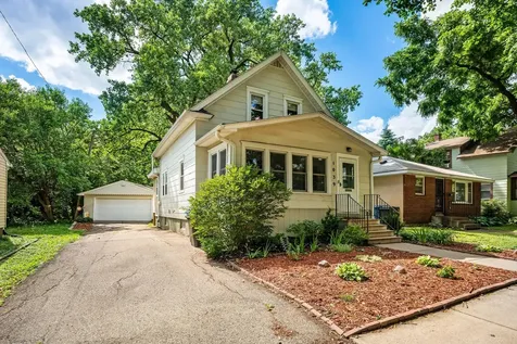 1039 22nd Avenue SE Minneapolis MN 55414