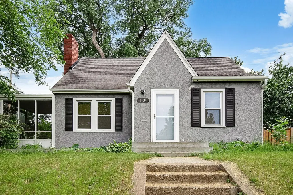 1588 Highland Parkway Saint Paul MN 55116