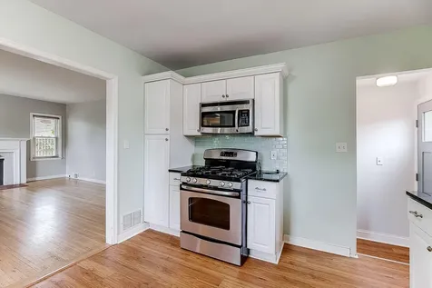 1588 Highland Parkway Saint Paul MN 55116