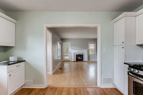 1588 Highland Parkway Saint Paul MN 55116