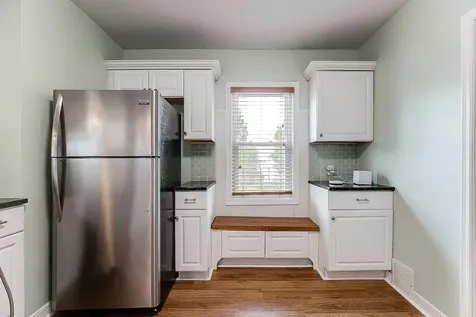 1588 Highland Parkway Saint Paul MN 55116