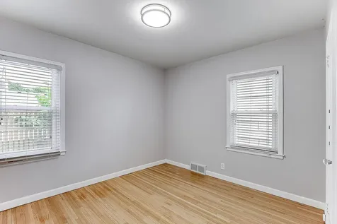 1588 Highland Parkway Saint Paul MN 55116