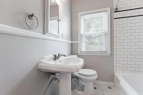 1588 Highland Parkway Saint Paul MN 55116