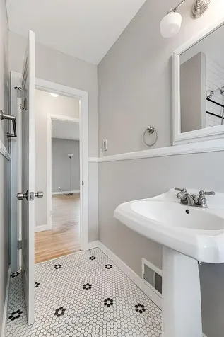 1588 Highland Parkway Saint Paul MN 55116