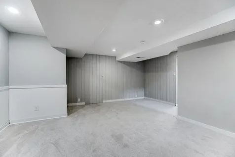 1588 Highland Parkway Saint Paul MN 55116