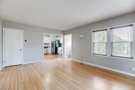 1588 Highland Parkway Saint Paul MN 55116