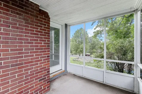 1588 Highland Parkway Saint Paul MN 55116