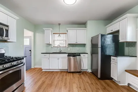 1588 Highland Parkway Saint Paul MN 55116
