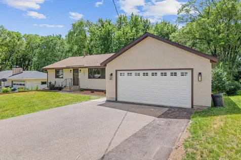 2593 Germain Street N Maplewood MN 55109