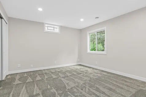 2593 Germain Street N Maplewood MN 55109