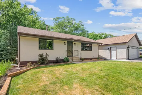 2593 Germain Street N Maplewood MN 55109