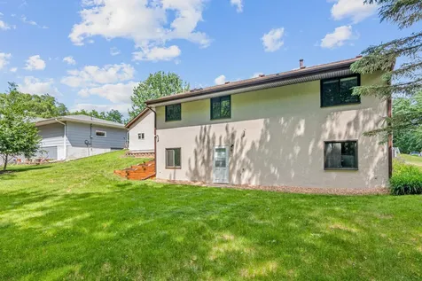 2593 Germain Street N Maplewood MN 55109
