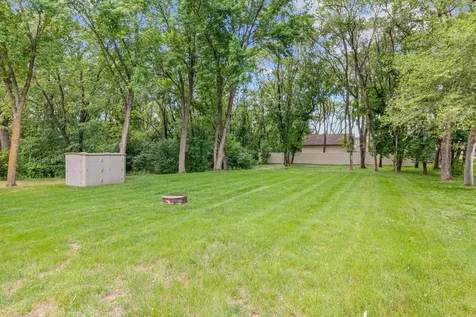 2593 Germain Street N Maplewood MN 55109