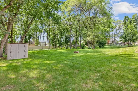 2593 Germain Street N Maplewood MN 55109