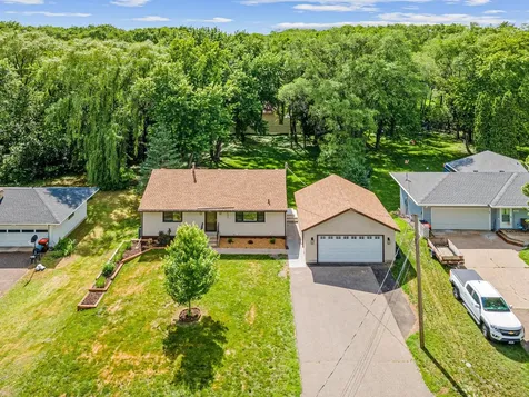 2593 Germain Street N Maplewood MN 55109