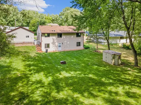 2593 Germain Street N Maplewood MN 55109