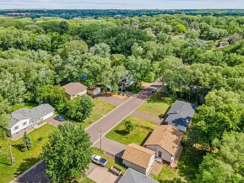 2593 Germain Street N Maplewood MN 55109
