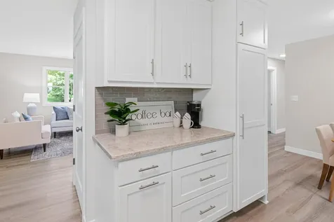 2593 Germain Street N Maplewood MN 55109