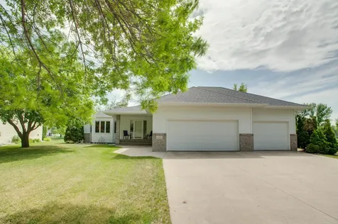 463 42nd Avenue S Moorhead MN 56560