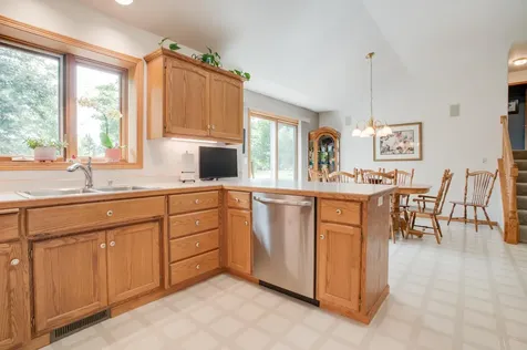 463 42nd Avenue S Moorhead MN 56560