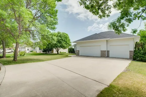 463 42nd Avenue S Moorhead MN 56560